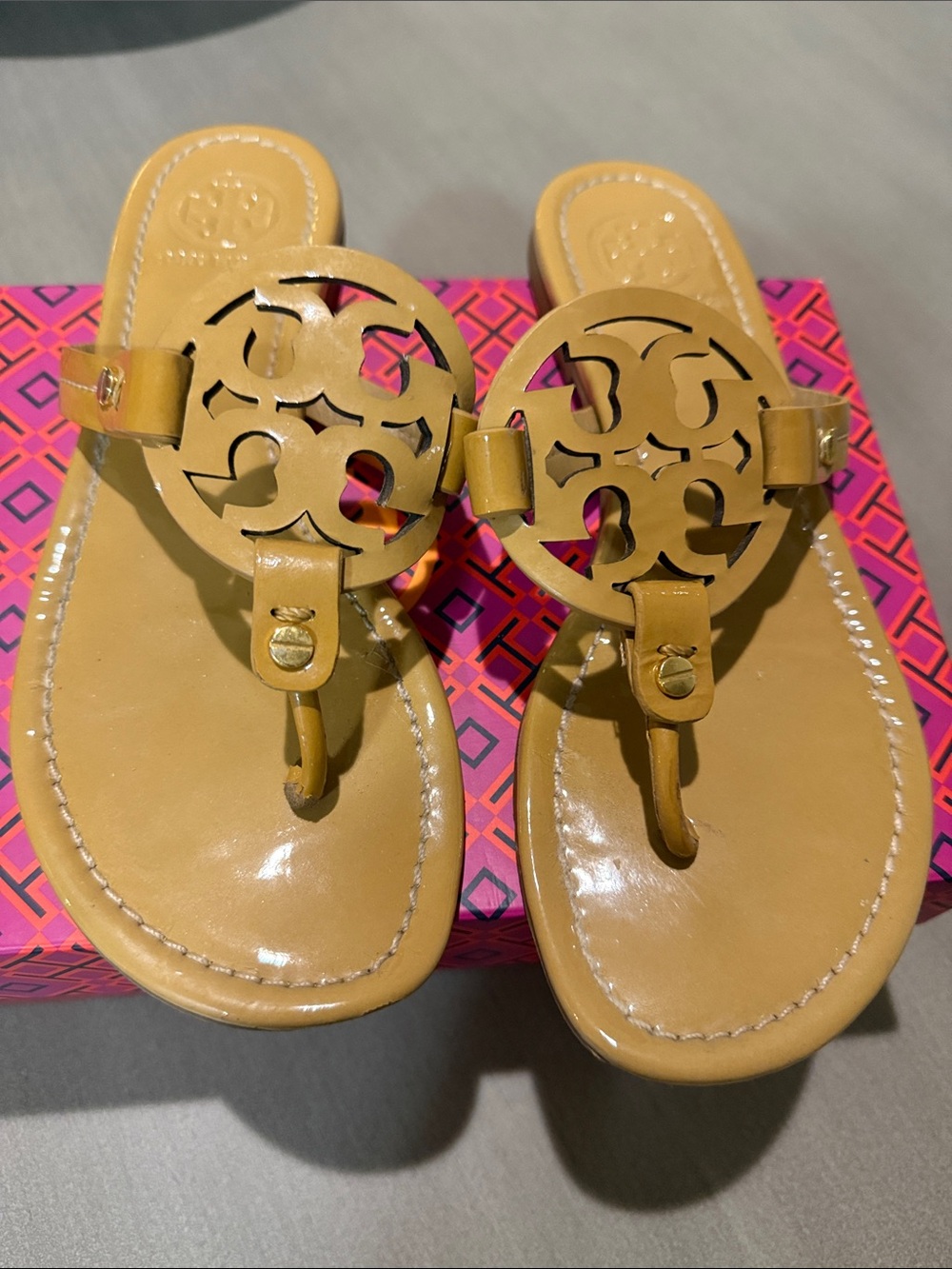 Tory Burch Leather Logo Toe-Post Sandals in Mustard